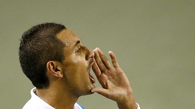 Kyrgios la vuelve a montar