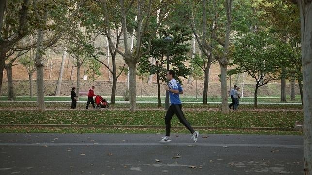 Un aficionado al running en Zaragoza