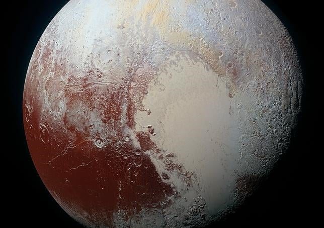 La New Horizons revela un mosaico de colores en la superficie de Plutón