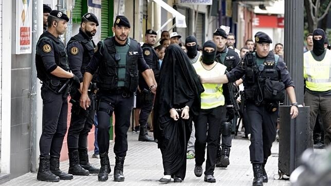 La joven de 18 años de origen marroquí que fue detenida Gandía (Valencia) por su presunta relación con actividades del terrorismo yihadista