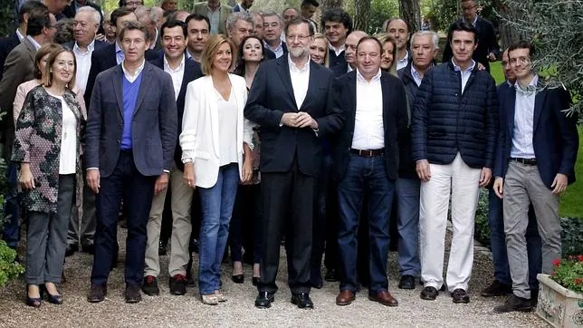 Foto de familia de Rajoy con sus compañeros
