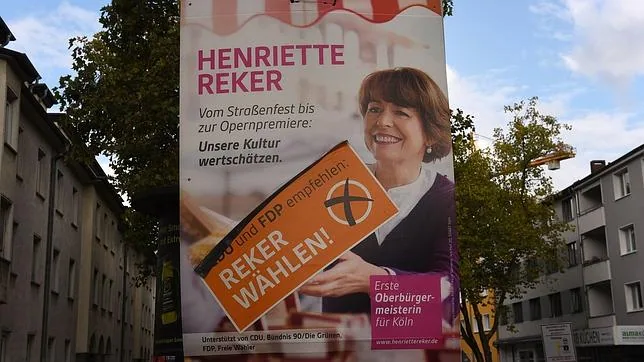 Cartel anunciando a la candidata a la alcadía de Colonia, Henriette Reker