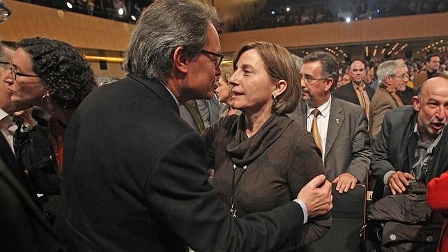 Carmen Forcadell (Junts pel Sí) quiere que la CUP esté en la Mesa del Parlament