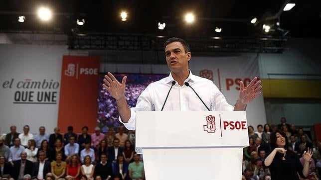 El PSOE sancionará a los clientes de prostitutas y locales de alterne