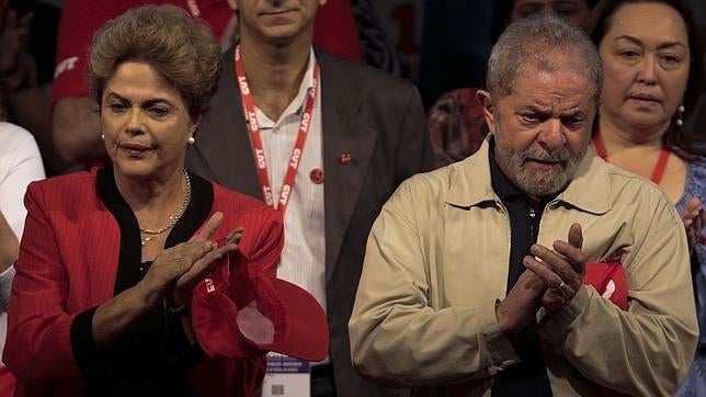 La comisión parlamentaria exculpa a Rousseff y a Lula del caso Petrobras