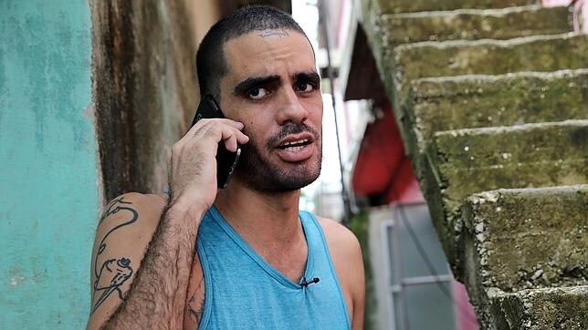 Danilo Maldonado habla por teléfono desde su casa en La Habana, tras ser excarcelado