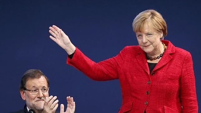 Merkel alaba que Rajoy haya creado un millón de empleos pese a «su duro legado»