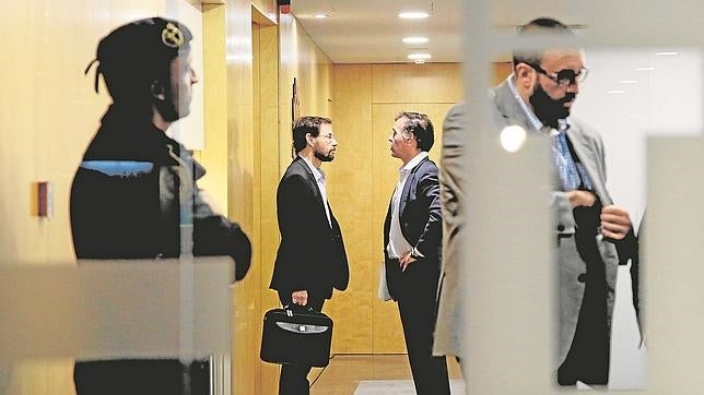 Mas dará hoy explicaciones por el 3% en el Parlamento catalán acorralado por la CUP