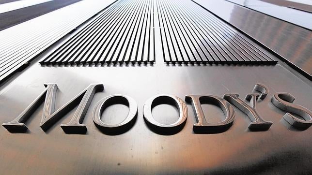 Moody's revisa a la baja la perspectiva crediticia de Cataluña