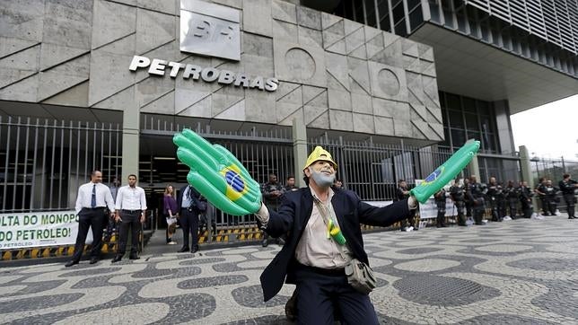 El Congreso brasileño exime de las irregularidades a Petrobras