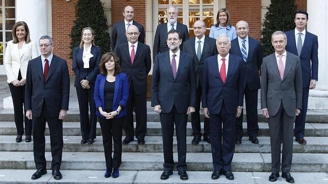 Primer gobierno de Mariano Rajoy, nada más tomar posesión tras el primer consejo de ministros