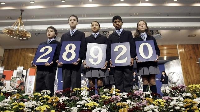 Los niños de San Ildefonso, protagonistas de la rifa que da una segunda oportunidad