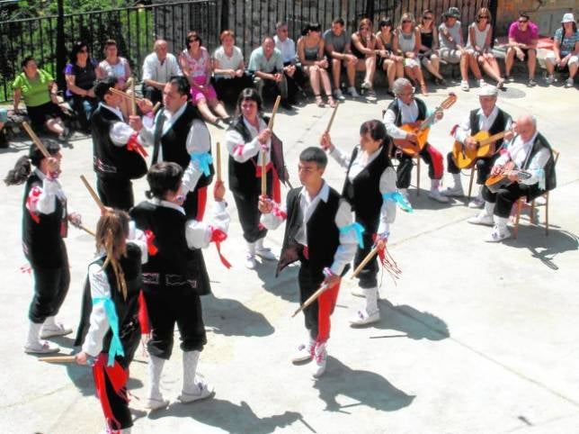 Reconocimiento turístico a los danzantes de La Huerce