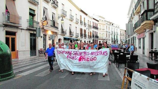 El municipio da pasos para que el servicio de agua sea público