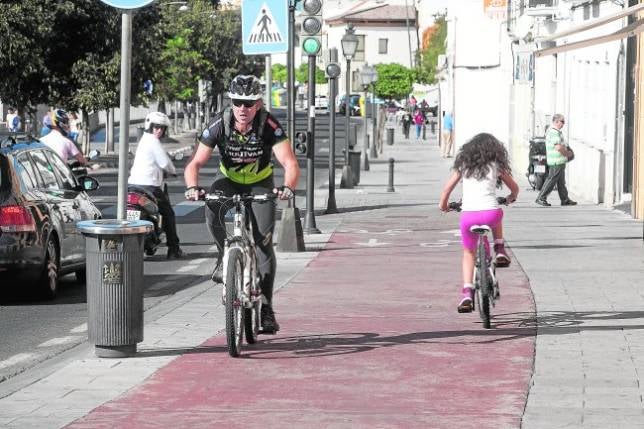 Multas de tráfico mayores y hasta a ciclistas sin casco