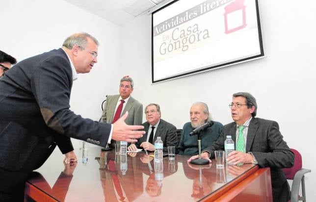 Manuel Álvarez Ortega «vuelve» en versos a su Córdoba natal