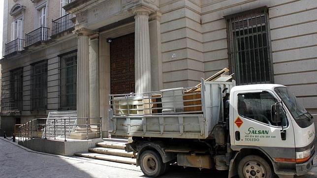 Han comenzado a instalar los andamios para rehabilitar el edificio del Banco de España