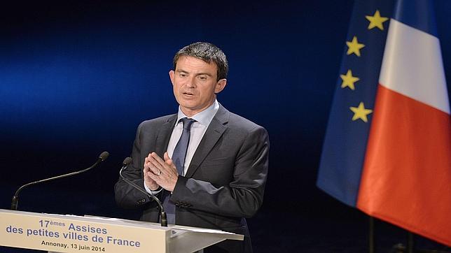 El socialista Manuel Valls admite que la izquierda francesa «puede desaparecer»