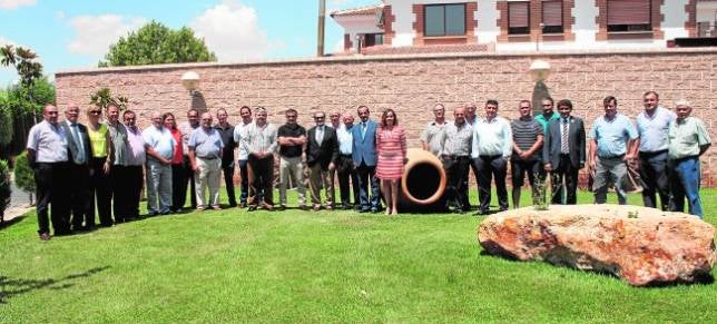 Caja Rural ofrece su apoyo a las cooperativas agrarias