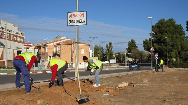 Un plan de obras da empleo a 95 vecinos de Villacañas