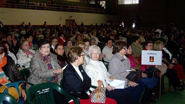 El pabellón polideportivo de Villacañas acogió a las viudas de más de 30 municipios de la región