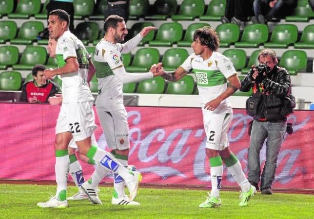 El Elche doblega al Rayo