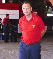 Caparrós: «Si pensamos que somos los más bonitos o los más guapos nos la van a pegar»
