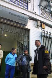 El centro de salud de Torreblanca pide seguridad tras varios ataques de chabolistas a su personal