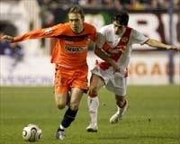 0-0: El Rayo planta cara al Sevilla y deja viva la eliminatoria
