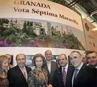 Los Reyes respaldan en Fitur la candidatura de la Alhambra como nueva Maravilla del Mundo