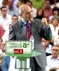Chaves, proclamado candidato del PSOE a la Junta, promete 400.000 empleos y guarderías gratis