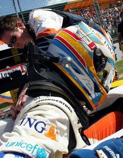 Gran remontada y casi podio para Alonso