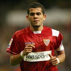 El agente de Alves confirma el interés del Barcelona