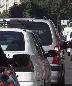 La crisis provoca en Sevilla una caída en abril del 15% en la compra de coches