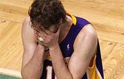Los Lakers ganan y Gasol puede seguir soñando con el anillo