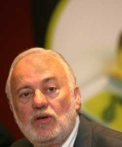 El ex consejero de Agricultura Isaías Pérez Saldaña, nuevo presidente de Cartuja 93
