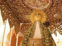 La Macarena inauguró en el Ayuntamiento la exposición de su paso de palio