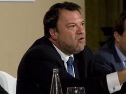 Monteseirín pide cambios en la ley para agilizar licencias de apertura en las empresas