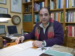 «Los ordenadores son estupendos, como los coches... hasta que se llevan a 200 por hora»_Cayetano García-Castrillón, Psiquiatra