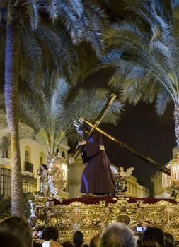 Brilló «la Madrugá» en una noche de incertidumbre