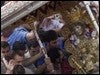 La Virgen del Rocío vuelve a su ermita tras diez horas de procesión por la aldea