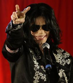 Michael Jackson, denunciado por no actuar con su familia en un concierto
