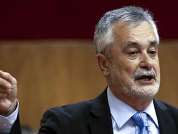 Griñán sobre la financiación: «Aunque Chaves esté negociando, el dinero lo lleva Salgado»