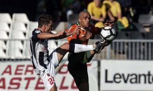 El Betis cae ante el Castellón con un gol en propia puerta (1-0)