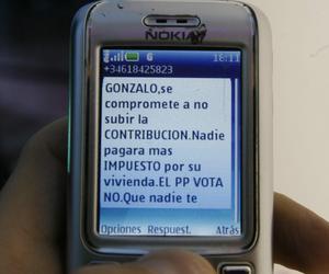 Mensajes de móviles para «instruir» a los vecinos