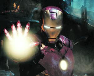 Iron Man, tirando de superpoderes. Bajo la chapa, aunque no lo crean, Robert Downey Jr.