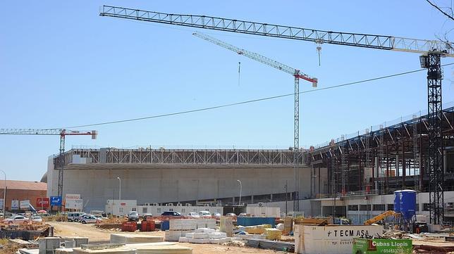 Sevilla pierde unos 40 millones al año por el retraso de las obras de Fibes
