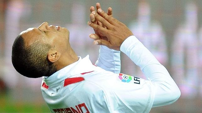 El Sevilla se adelanta ante la necesidad de ganar en el debut liguero