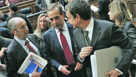Zapatero afronta los Presupuestos de 2011 con un nuevo chantaje del PNV