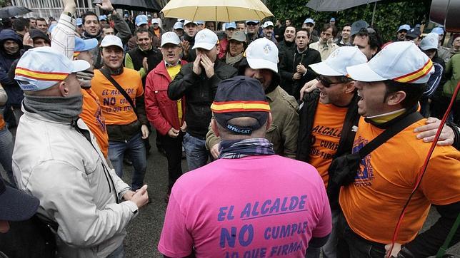 El sindicato de Policía responde con insultos al alcalde